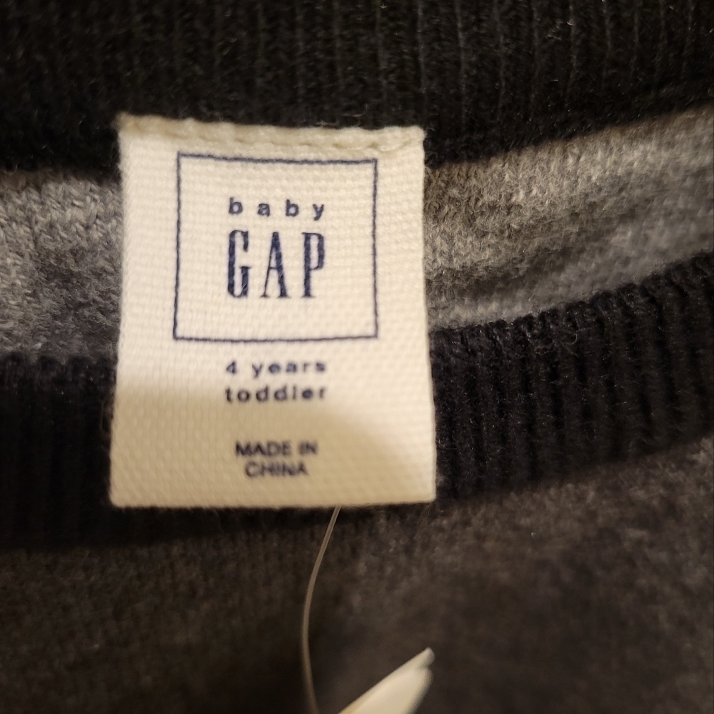 Gap Boy Firetruck Sweater Set 4 Gray Red - Picture 8 of 8